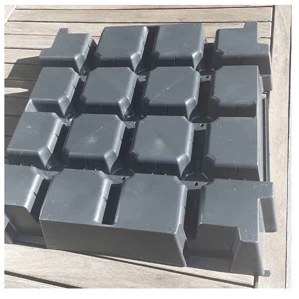 sedova kazeta spodok